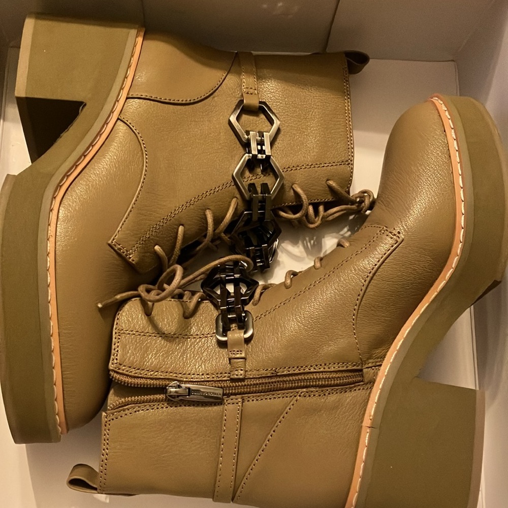 Vince Camuto Keltana Combat Boot Cub Brown Size 8.5 - Picture 10 of 10